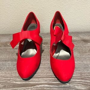 IMPO Elegant Red Women's Shoes heels  with Bow Accent sz 8